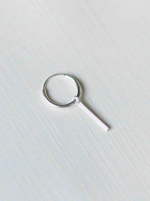 Argolas com pendente barra 12mm em Prata 925 sem Níquel - Argolas Alanis | Celtiana