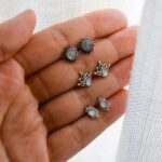 Celtiana | Brincos Armel - Brincos pequenos em Prata 925 sem Níquel com Pedra Nácar