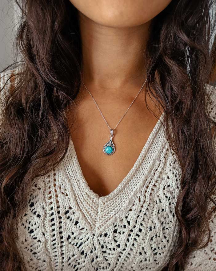 Celtiana | Colar Don - Colar em Prata 925 sem Níquel com Pedra Natural/Cristal Turquesa