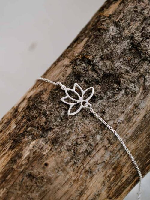 Pulseira em Prata 925 sem Níquel em forma de Flor de Lótus - Celtiana | Pulseira Aherne