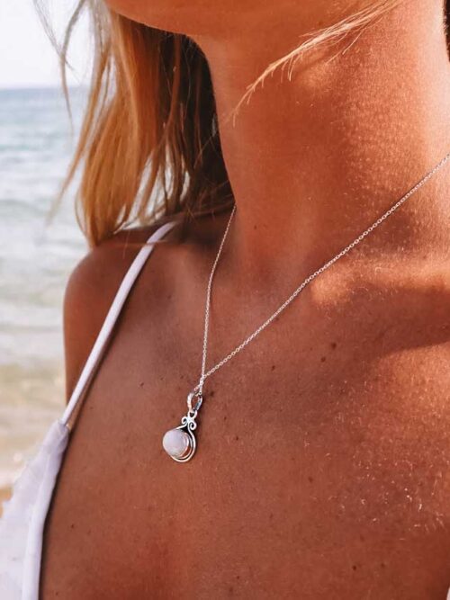Colar em Prata 925 sem Níquel com Pedra Natural/Cristal Pedra da Lua - Colar Líadan | Celtiana