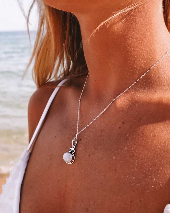 Colar em Prata 925 sem Níquel com Pedra Natural/Cristal Pedra da Lua - Colar Líadan | Celtiana