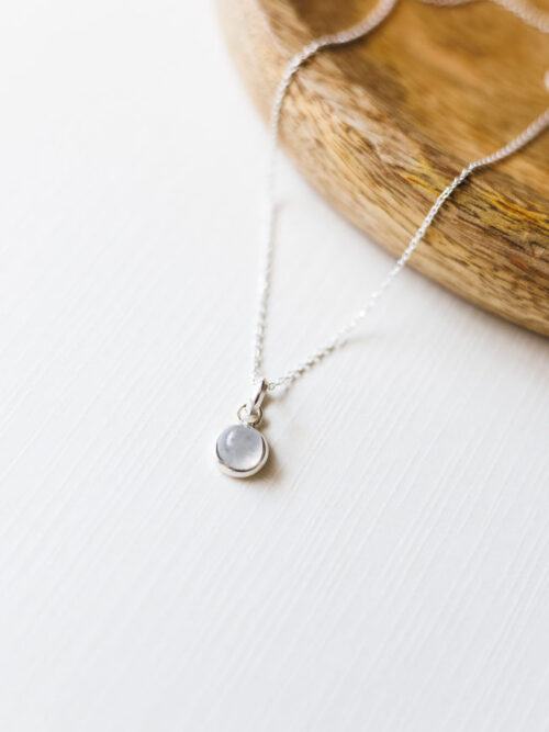 Colar em Prata 925 com Cristal Pedra da Lua - Colar Moirin | Celtiana